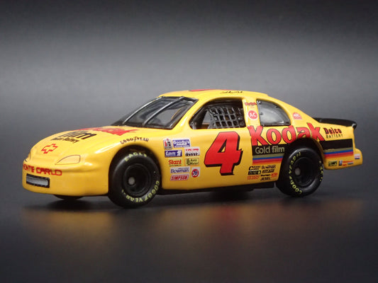 1995 CHEVROLET MONTE CARLO 4 STERLING MARLIN NASCAR 1:64 SCALE DIECAST MODEL CAR