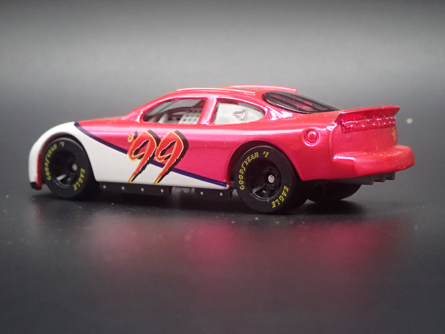 1999 99 FORD TAURUS 99 10TH PINK CHROME NASCAR 1/64 SCALE DIECAST MODEL CAR