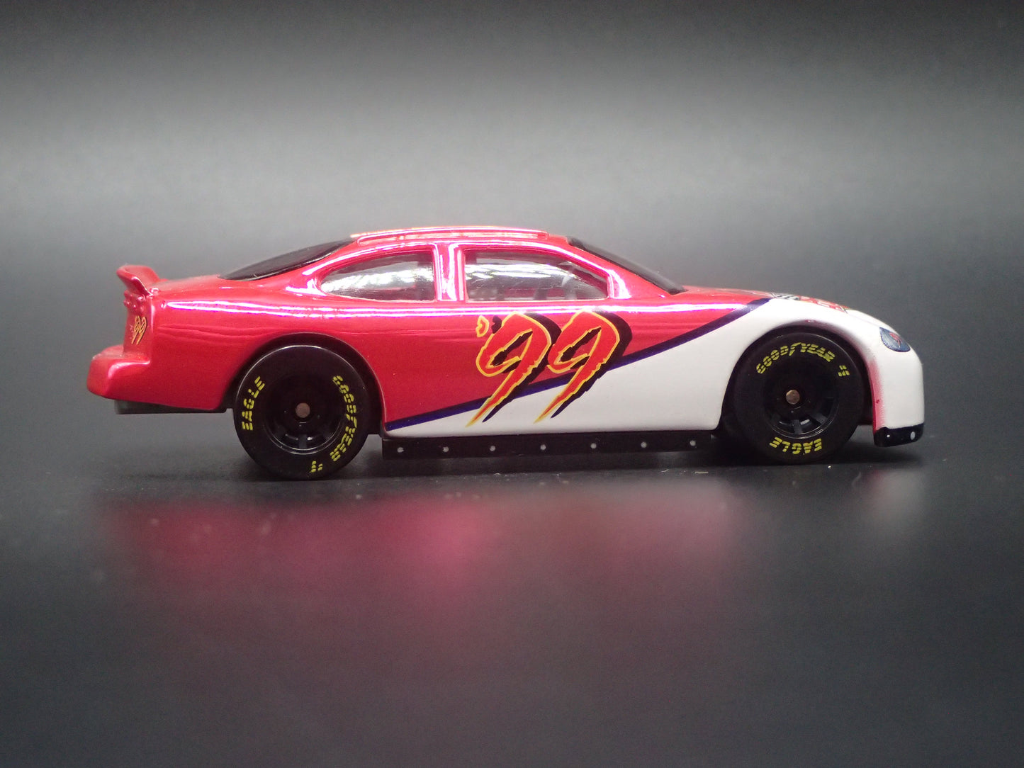 1999 99 FORD TAURUS 99 10TH PINK CHROME NASCAR 1/64 SCALE DIECAST MODEL CAR