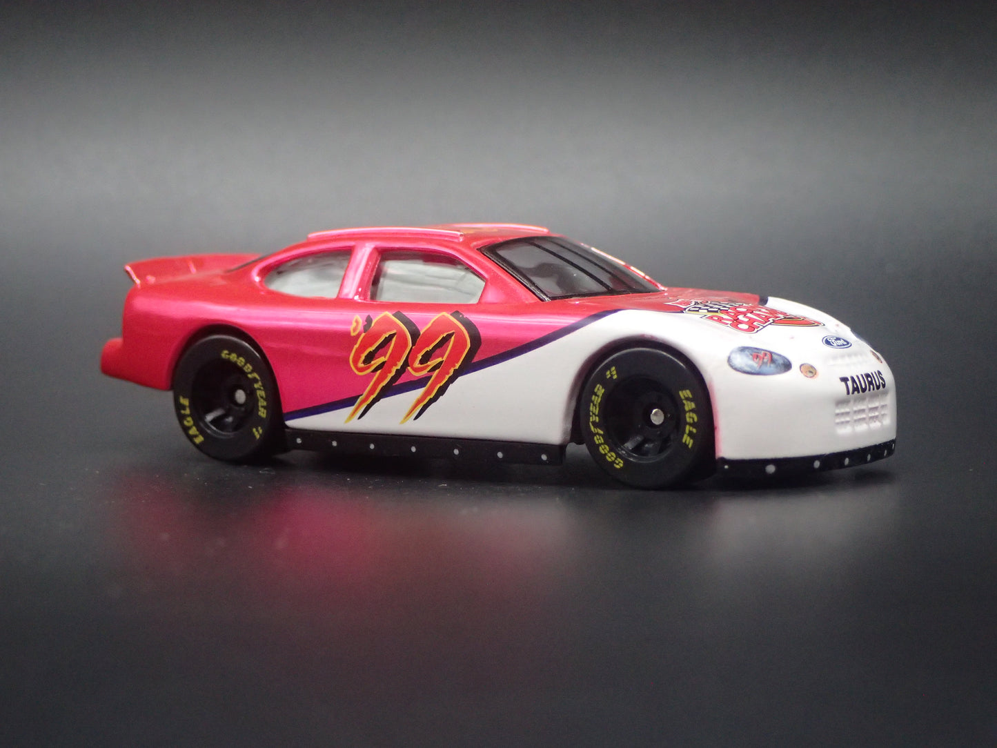 1999 99 FORD TAURUS 99 10TH PINK CHROME NASCAR 1/64 SCALE DIECAST MODEL CAR