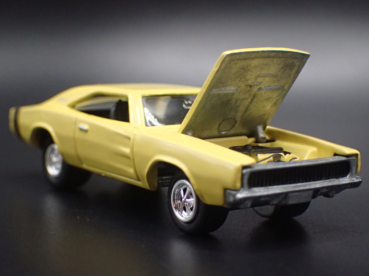 1968 68 DODGE CHARGER YELLOW 1:64 SCALE COLLECTIBLE DIECAST MODEL CAR