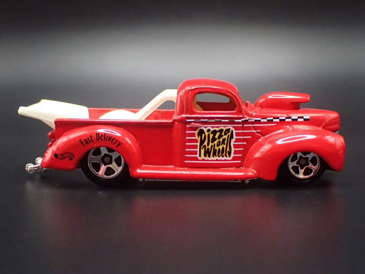 1940 40 FORD PICKUP TRUCK RED 1:64 SCALE COLLECTIBLE DIORAMA DIECAST MODEL CAR
