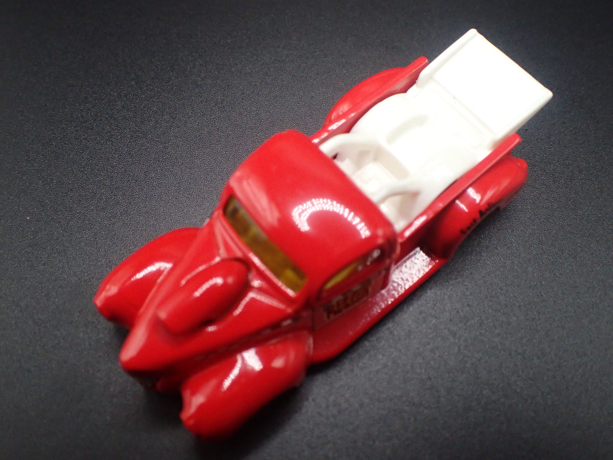 1940 40 FORD PICKUP TRUCK RED 1:64 SCALE COLLECTIBLE DIORAMA DIECAST MODEL CAR