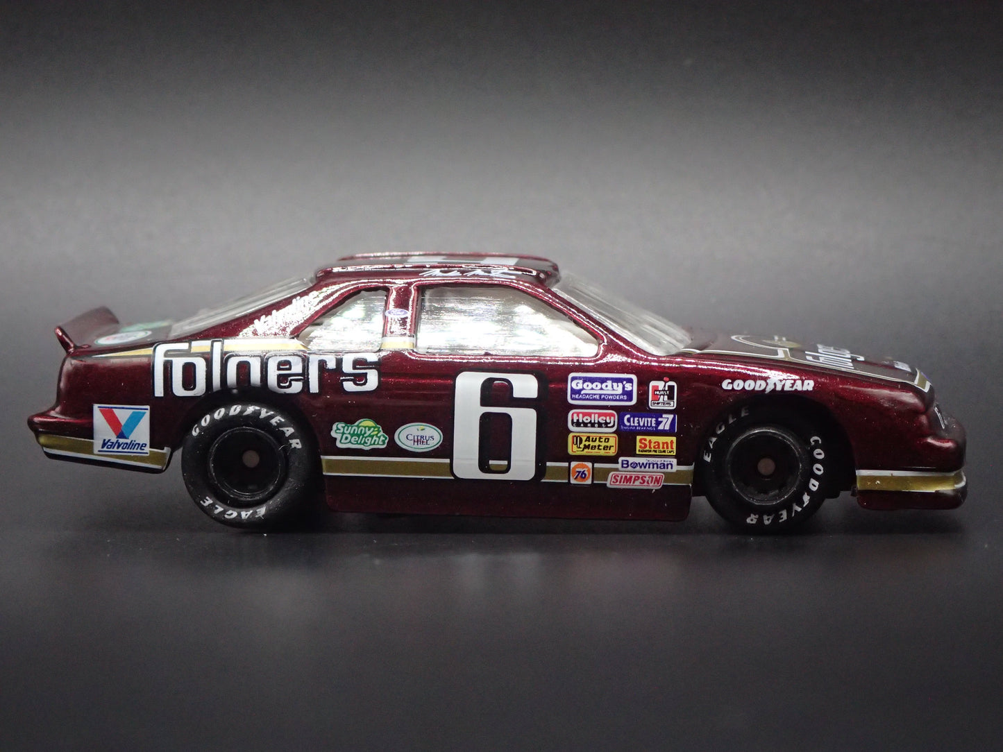 1995 95 FORD THUNDERBIRD 6 MARK MARTIN NASCAR 1:64 SCALE DIECAST MODEL CAR