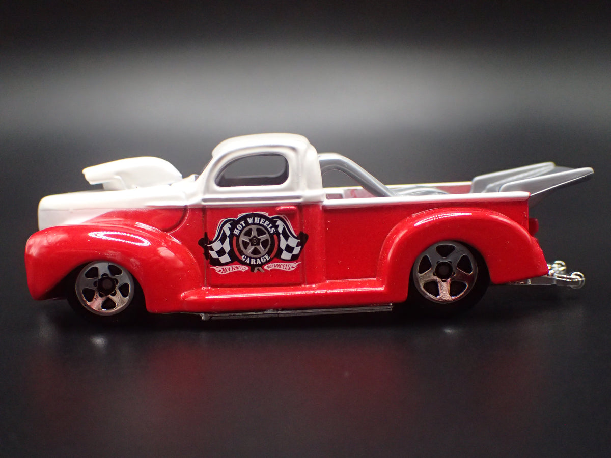 1940 40 FORD PICKUP TRUCK RED 1:64 SCALE COLLECTIBLE DIORAMA DIECAST MODEL CAR