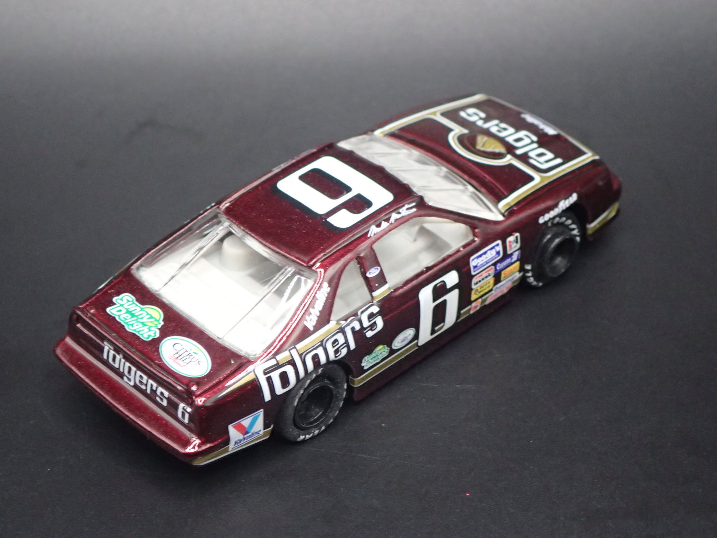 1995 95 FORD THUNDERBIRD 6 MARK MARTIN NASCAR 1:64 SCALE DIECAST MODEL CAR