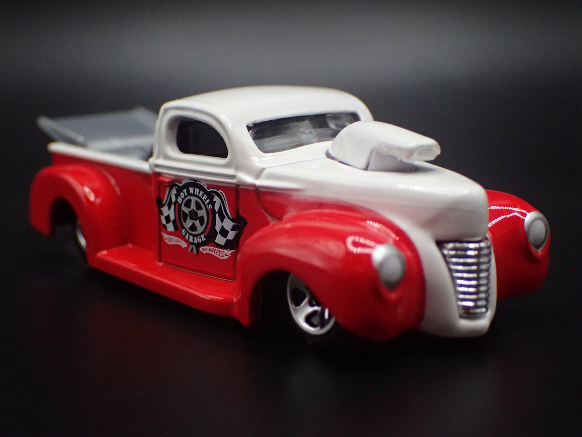 1940 40 FORD PICKUP TRUCK RED 1:64 SCALE COLLECTIBLE DIORAMA DIECAST MODEL CAR