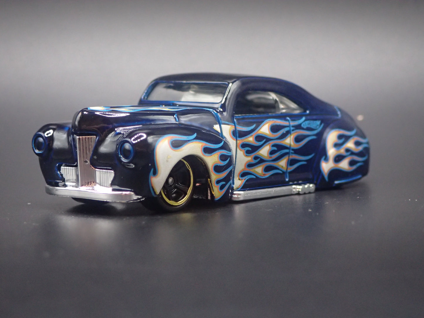 1941 41 FORD TAIL DRAGGER CUSTOM HOT ROD 1:64 SCALE DIORAMA DIECAST MODEL CAR