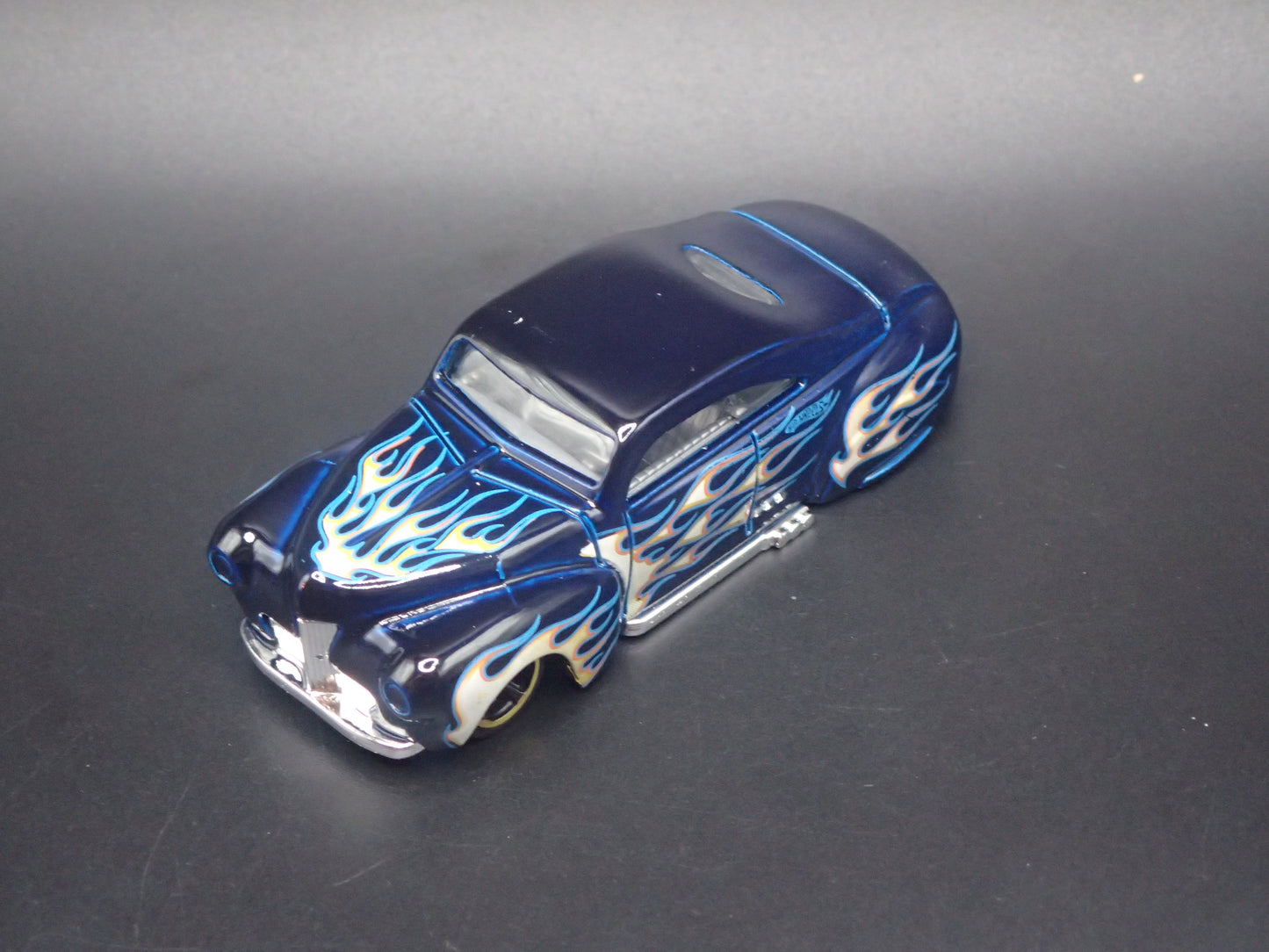 1941 41 FORD TAIL DRAGGER CUSTOM HOT ROD 1:64 SCALE DIORAMA DIECAST MODEL CAR