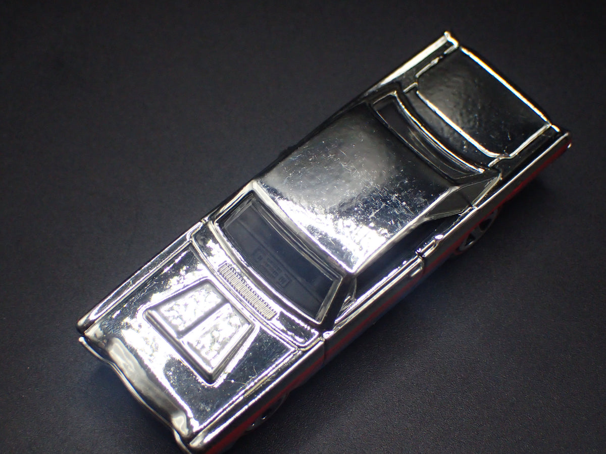 1968 68 DODGE DART CHROME 1:64 SCALE COLLECTIBLE DIORAMA DIECAST MODEL CAR