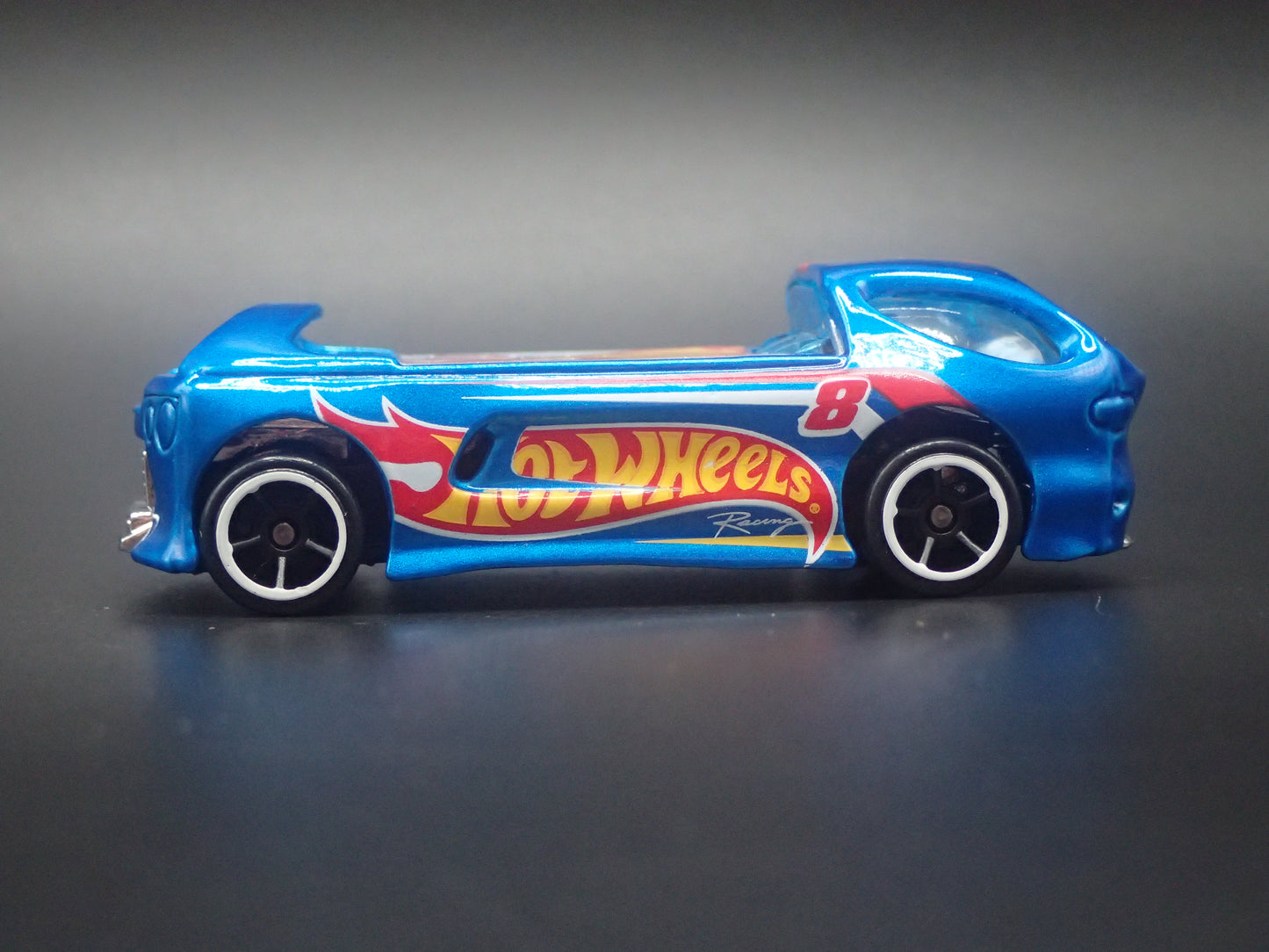 DEORA II 2 CUSTOM PICKUP TRUCK 1/64 SCALE COLLECTIBLE DIORAMA DIECAST MODEL CAR