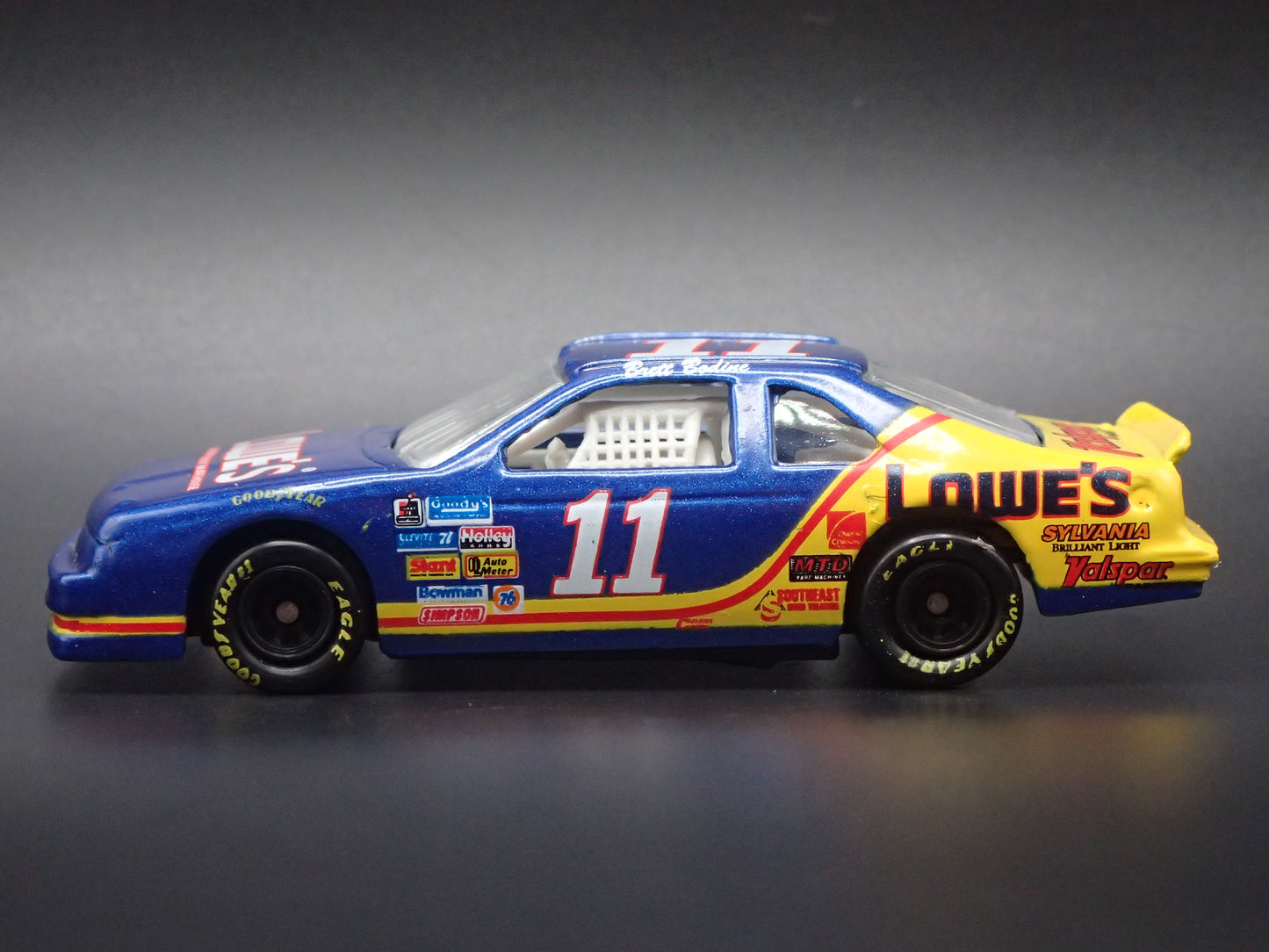 1995 FORD THUNDERBIRD 11 BRETT BODINE LOWES NASCAR 1:64 SCALE DIECAST MODEL CAR