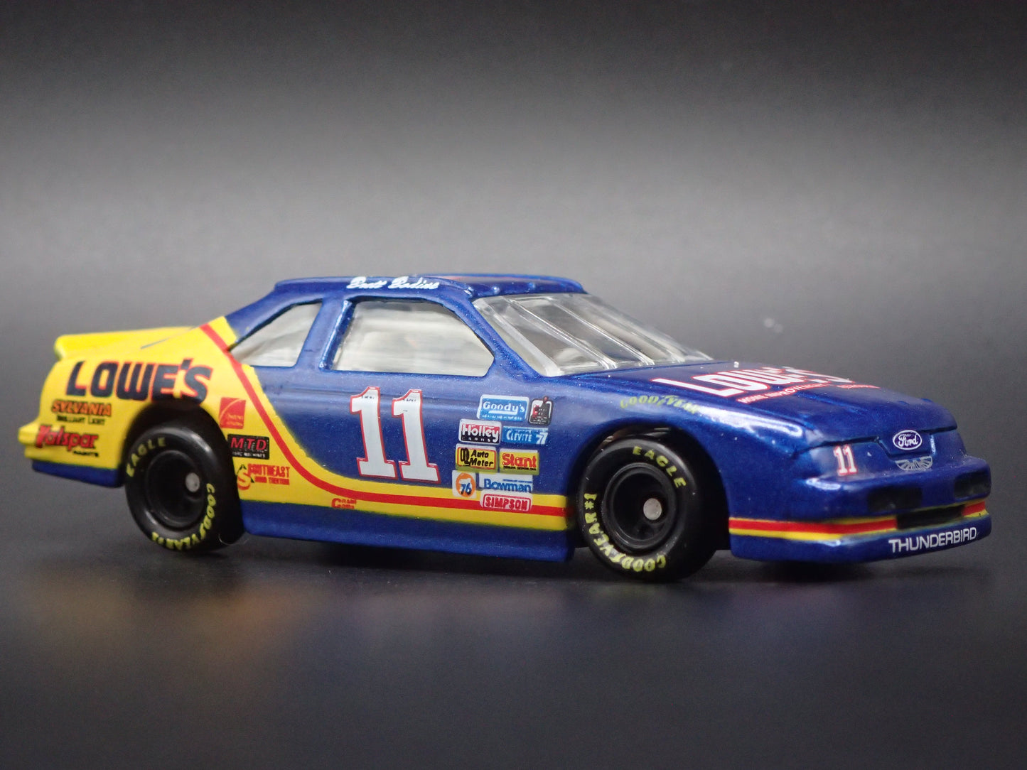 1995 FORD THUNDERBIRD 11 BRETT BODINE LOWES NASCAR 1:64 SCALE DIECAST MODEL CAR