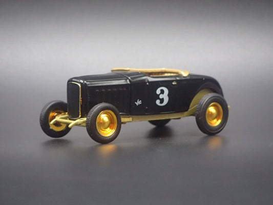 1932 32 FORD ROADSTER HOT ROD GOLD CHASE 1:64 SCALE DIORAMA DIECAST MODEL CAR