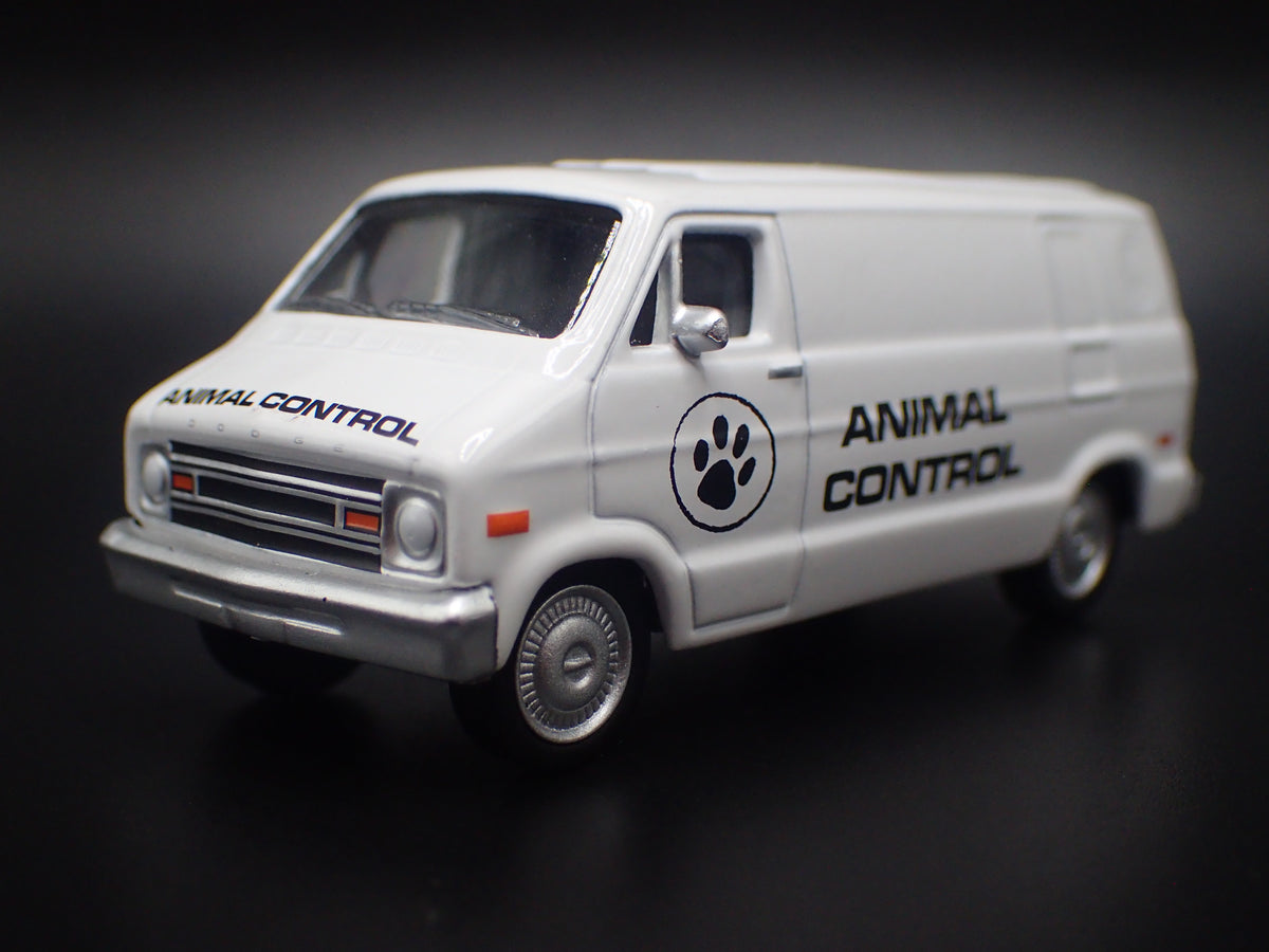 1976 76 DODGE B100 VAN ANIMAL CONTROL 1:64 SCALE COLLECTIBLE DIECAST MODEL CAR