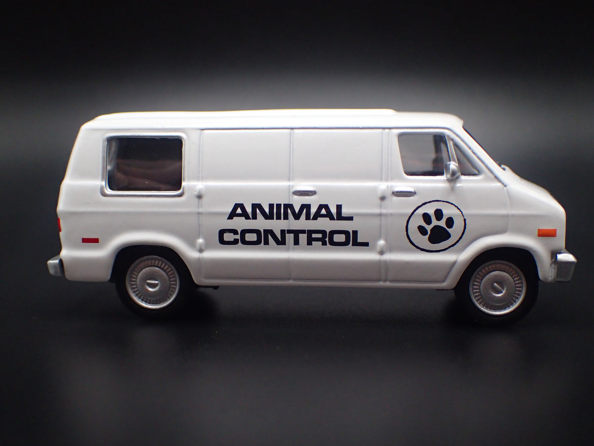 1976 76 DODGE B100 VAN ANIMAL CONTROL 1:64 SCALE COLLECTIBLE DIECAST MODEL CAR