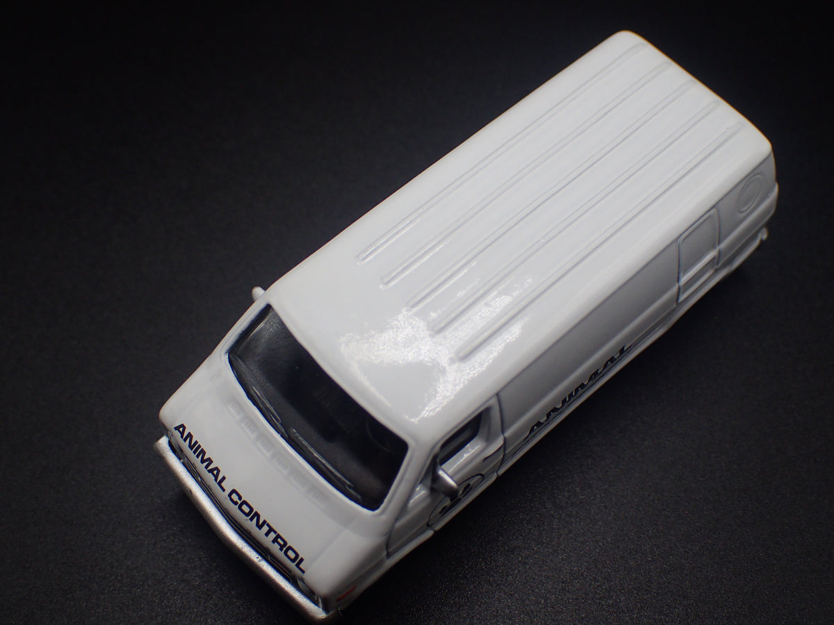 1976 76 DODGE B100 VAN ANIMAL CONTROL 1:64 SCALE COLLECTIBLE DIECAST MODEL CAR