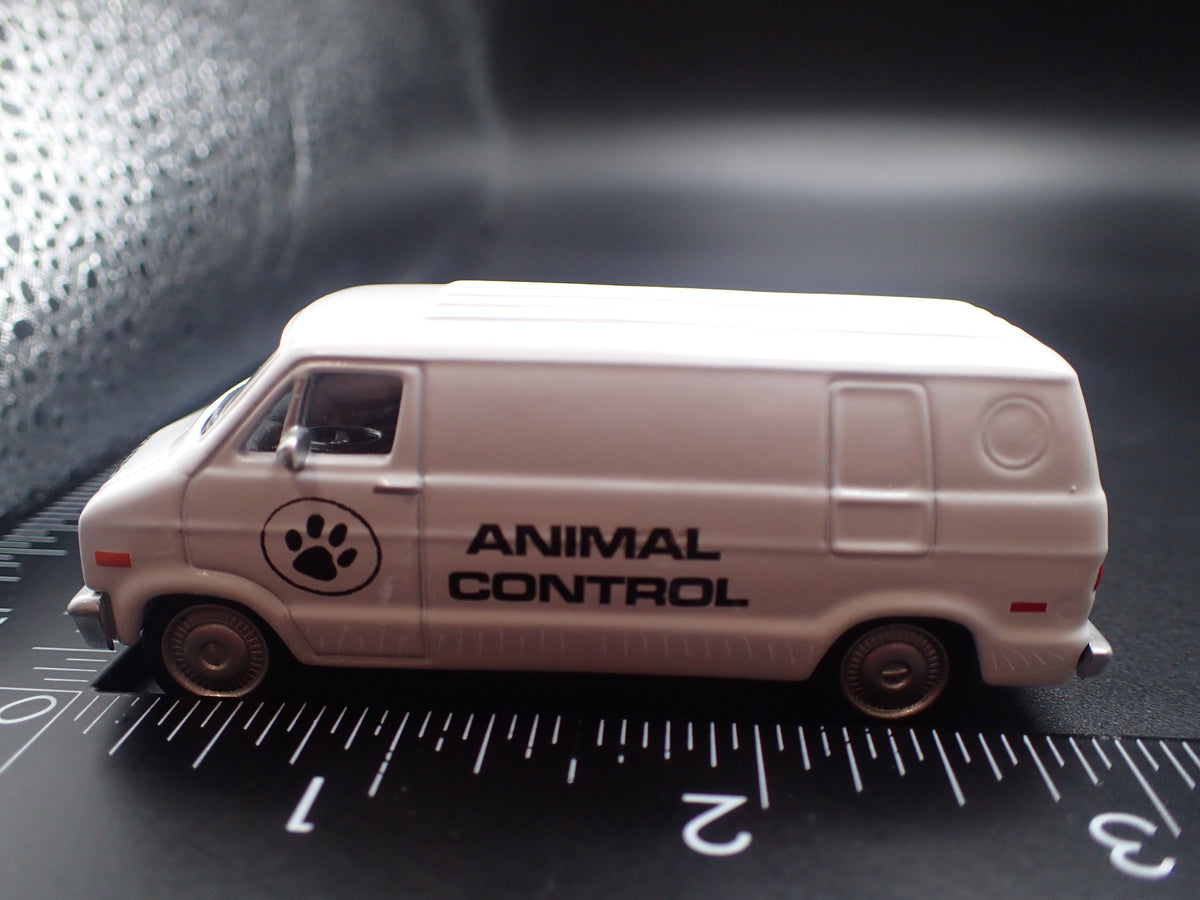 1976 76 DODGE B100 VAN ANIMAL CONTROL 1:64 SCALE COLLECTIBLE DIECAST MODEL CAR