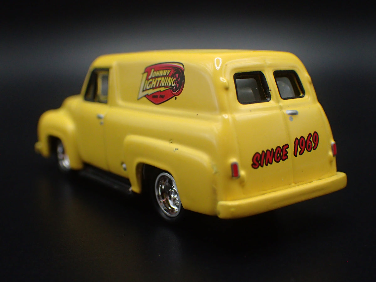 1955 55 FORD PANEL DELIVERY YELLOW 1:64 SCALE DIORAMA DIECAST MODEL CAR