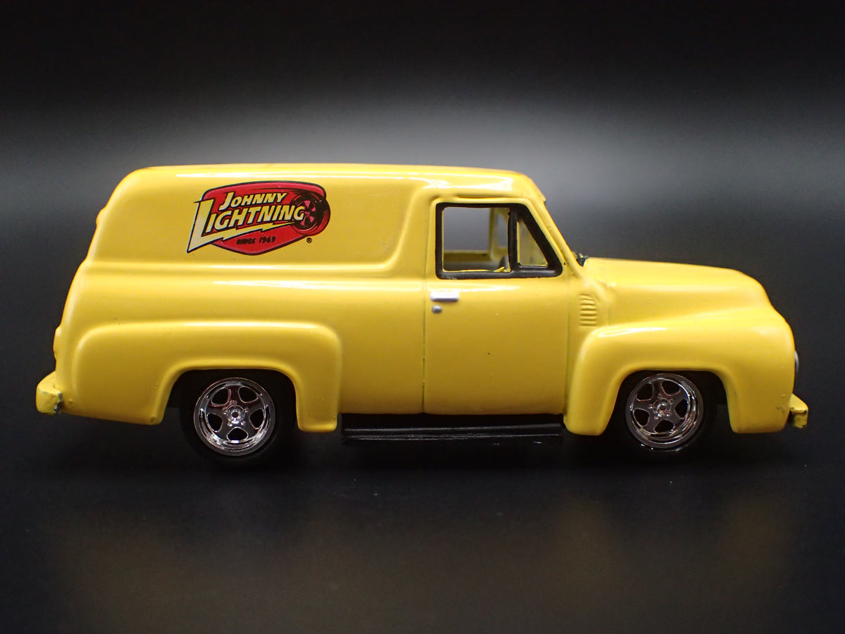 1955 55 FORD PANEL DELIVERY YELLOW 1:64 SCALE DIORAMA DIECAST MODEL CAR
