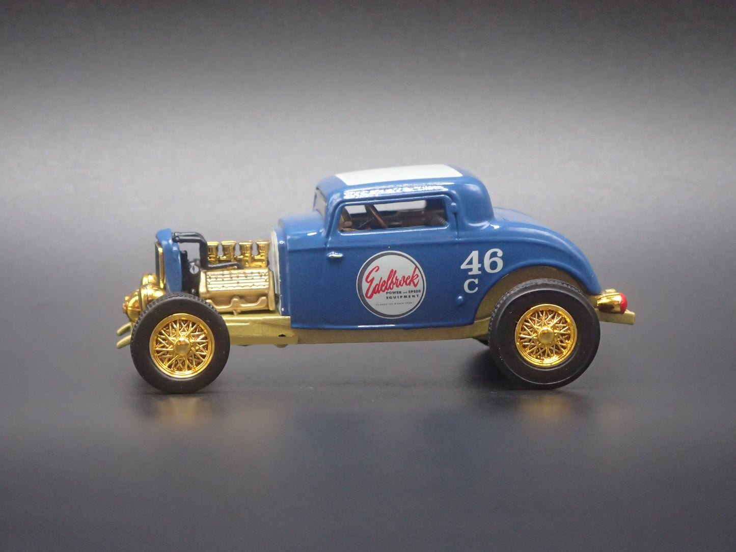1932 32 FORD THREE WINDOW COUPE HOT ROD EDELBROCK GOLD CHASE 1:64 SCALE DIECAST CAR