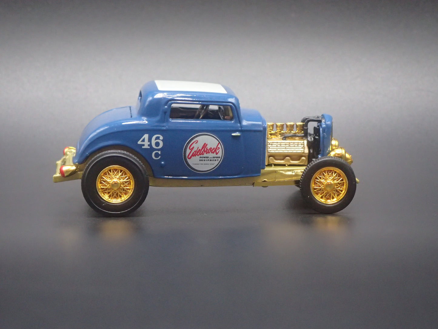 1932 32 FORD THREE WINDOW COUPE HOT ROD EDELBROCK GOLD CHASE 1:64 SCALE DIECAST CAR