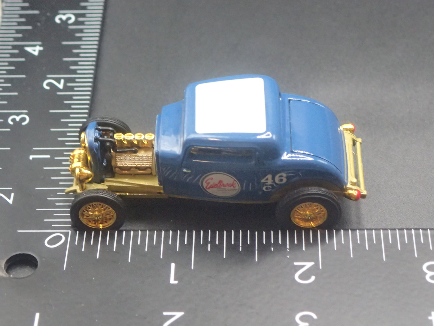 1932 32 FORD THREE WINDOW COUPE HOT ROD EDELBROCK GOLD CHASE 1:64 SCALE DIECAST CAR