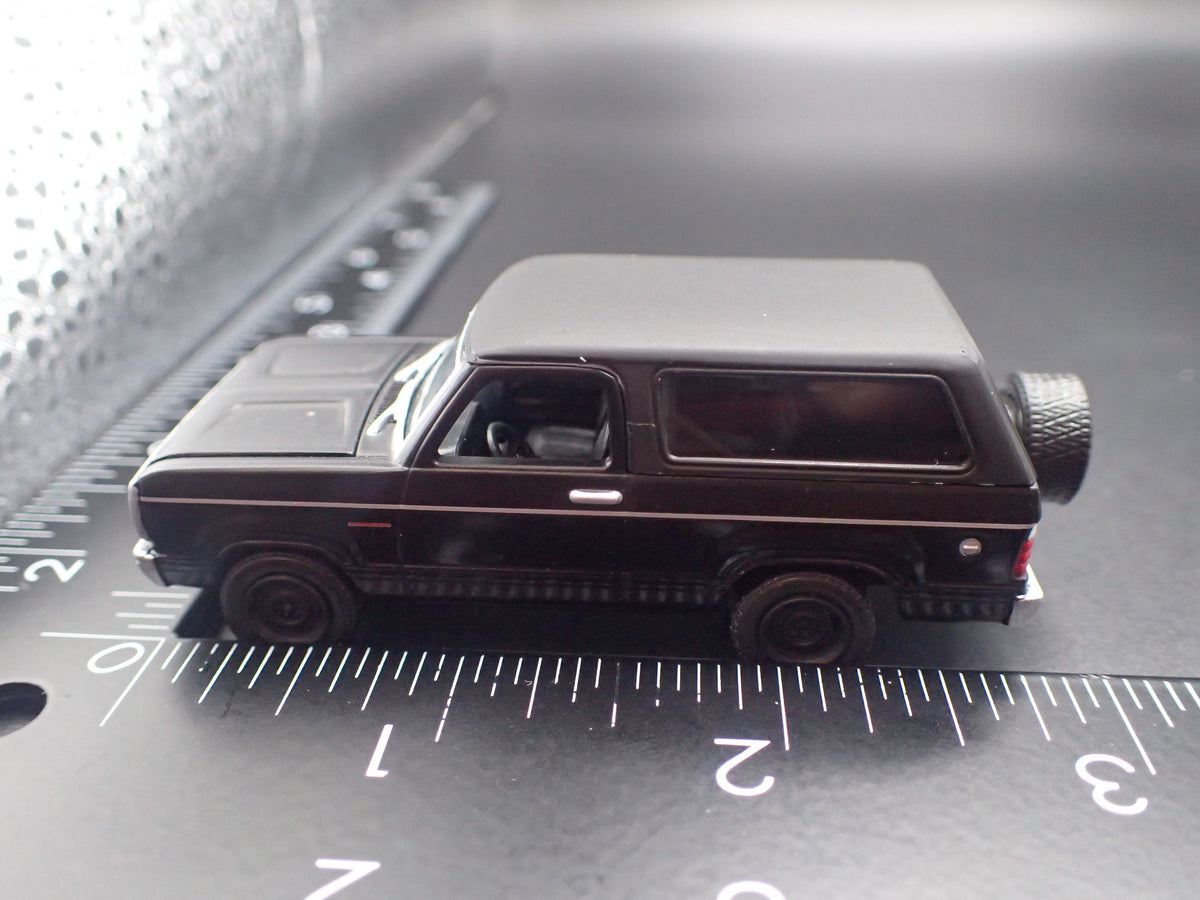 1977 77 DODGE RAMCHARGER BLACK 1/64 SCALE COLLECTIBLE DIORAMA DIECAST MODEL CAR