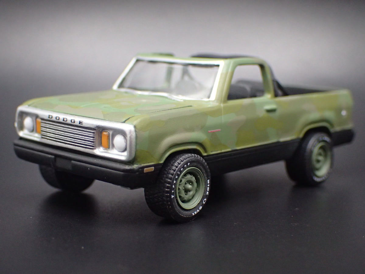 1977 77 DODGE RAMCHARGER GREEN 1/64 SCALE COLLECTIBLE DIORAMA DIECAST MODEL CAR