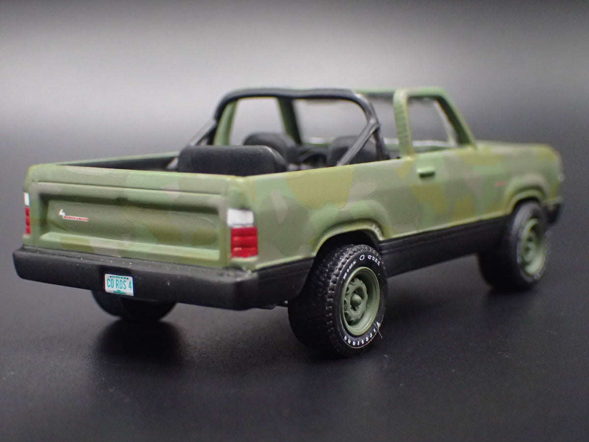 1977 77 DODGE RAMCHARGER GREEN 1/64 SCALE COLLECTIBLE DIORAMA DIECAST MODEL CAR