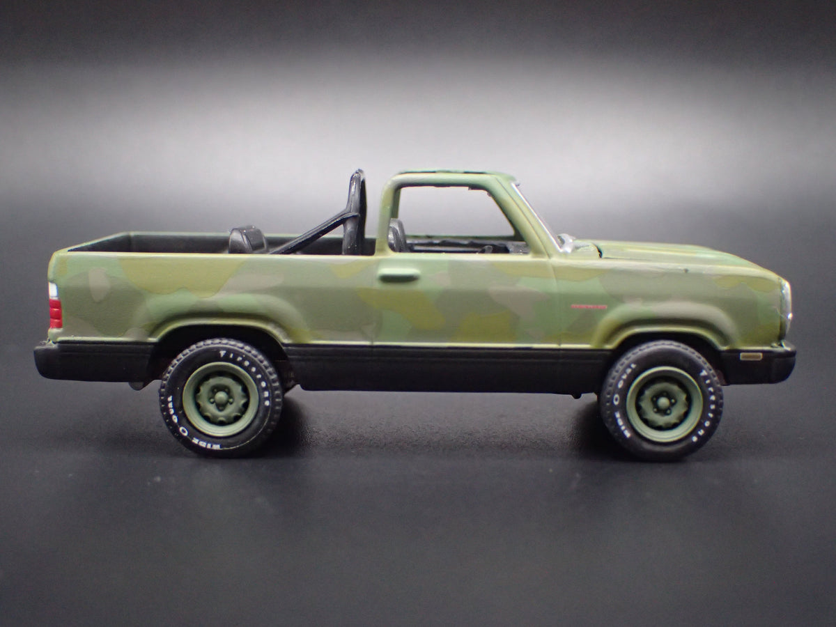1977 77 DODGE RAMCHARGER GREEN 1/64 SCALE COLLECTIBLE DIORAMA DIECAST MODEL CAR