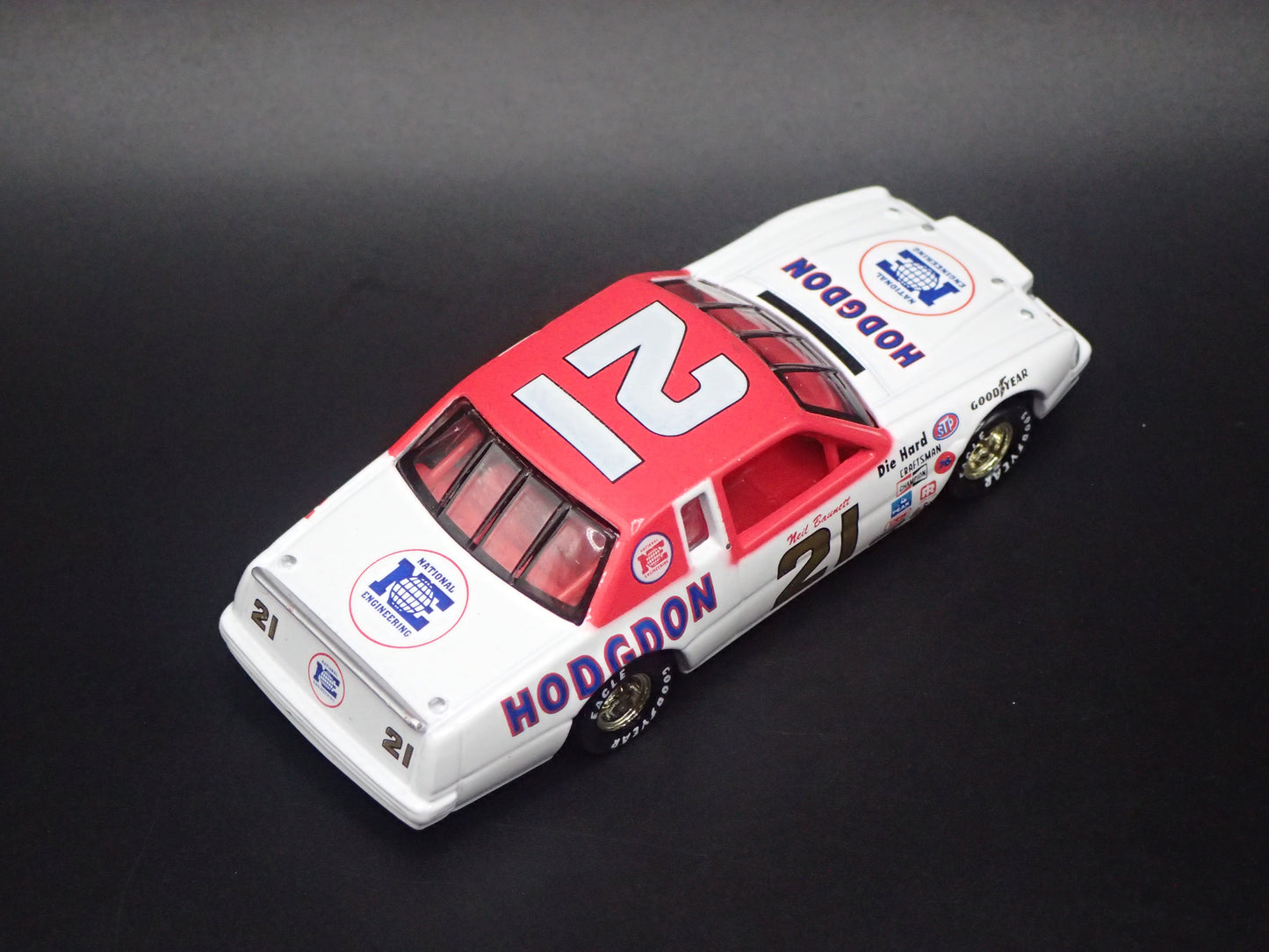 1982 82 FORD THUNDERBIRD 21 NEIL BONNETT HODGDON NASCAR 1:64 SCALE DIECAST MODEL CAR