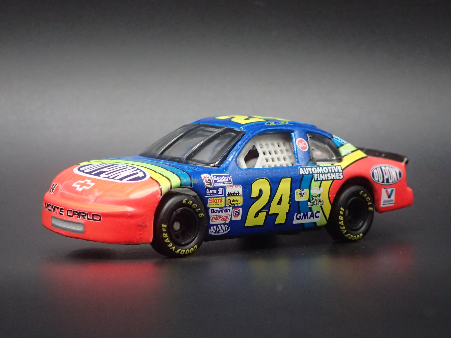 1995 CHEVY CHEVROLET MONTE CARLO JEFF GORDON NASCAR 1:64 SCALE DIECAST MODEL CAR
