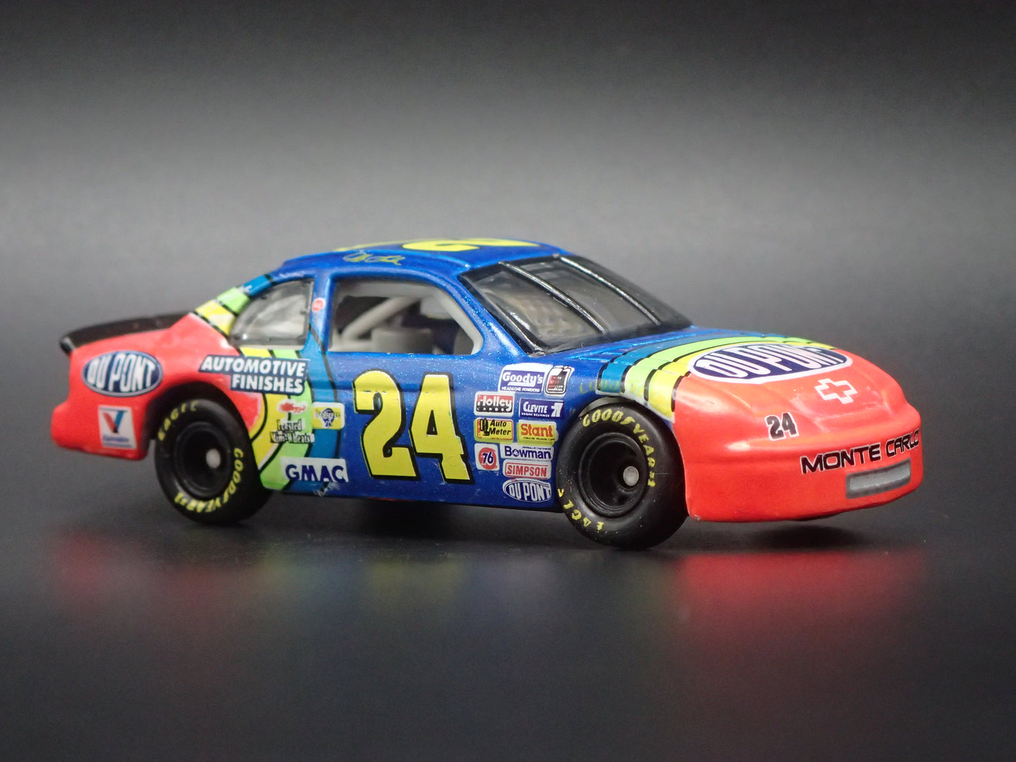 1995 CHEVY CHEVROLET MONTE CARLO JEFF GORDON NASCAR 1:64 SCALE DIECAST MODEL CAR