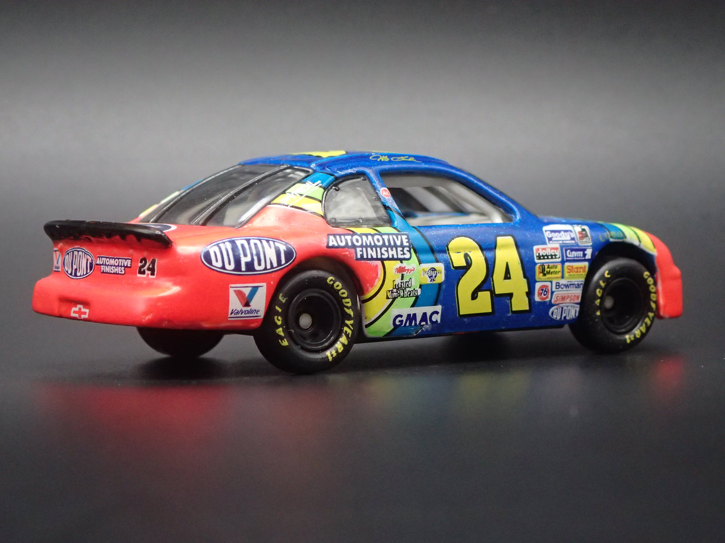 1995 CHEVY CHEVROLET MONTE CARLO JEFF GORDON NASCAR 1:64 SCALE DIECAST MODEL CAR