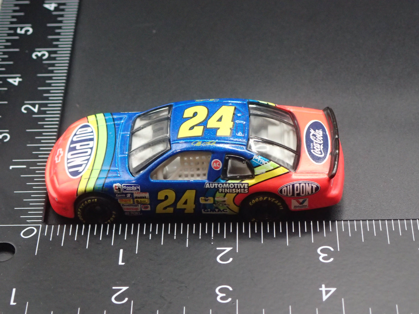 1995 CHEVY CHEVROLET MONTE CARLO JEFF GORDON NASCAR 1:64 SCALE DIECAST MODEL CAR