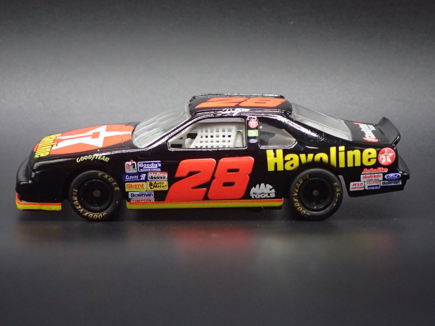 1995 95 FORD THUNDERBIRD 28 DALE JARRETT NASCAR 1:64 SCALE DIECAST MODEL CAR