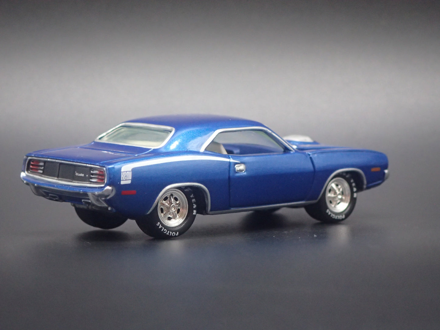 1970 PLYMOUTH HEMI CUDA BLUE 1:64 SCALE COLLECTIBLE DIORAMA DIECAST MODEL CAR