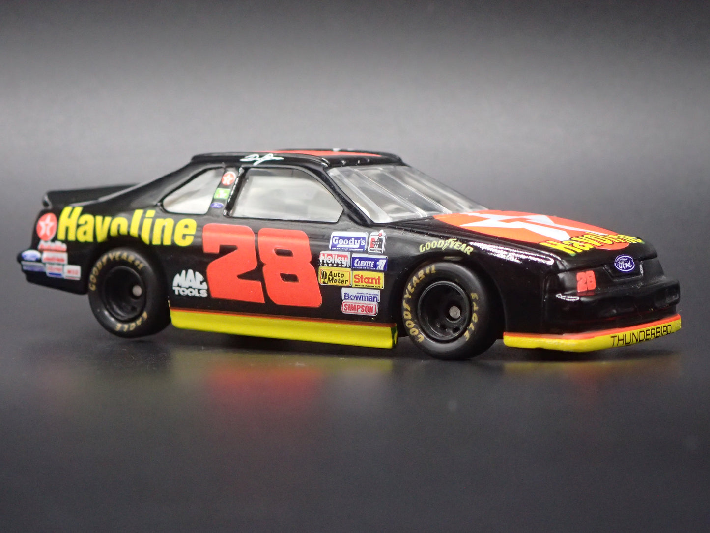 1995 95 FORD THUNDERBIRD 28 DALE JARRETT NASCAR 1:64 SCALE DIECAST MODEL CAR