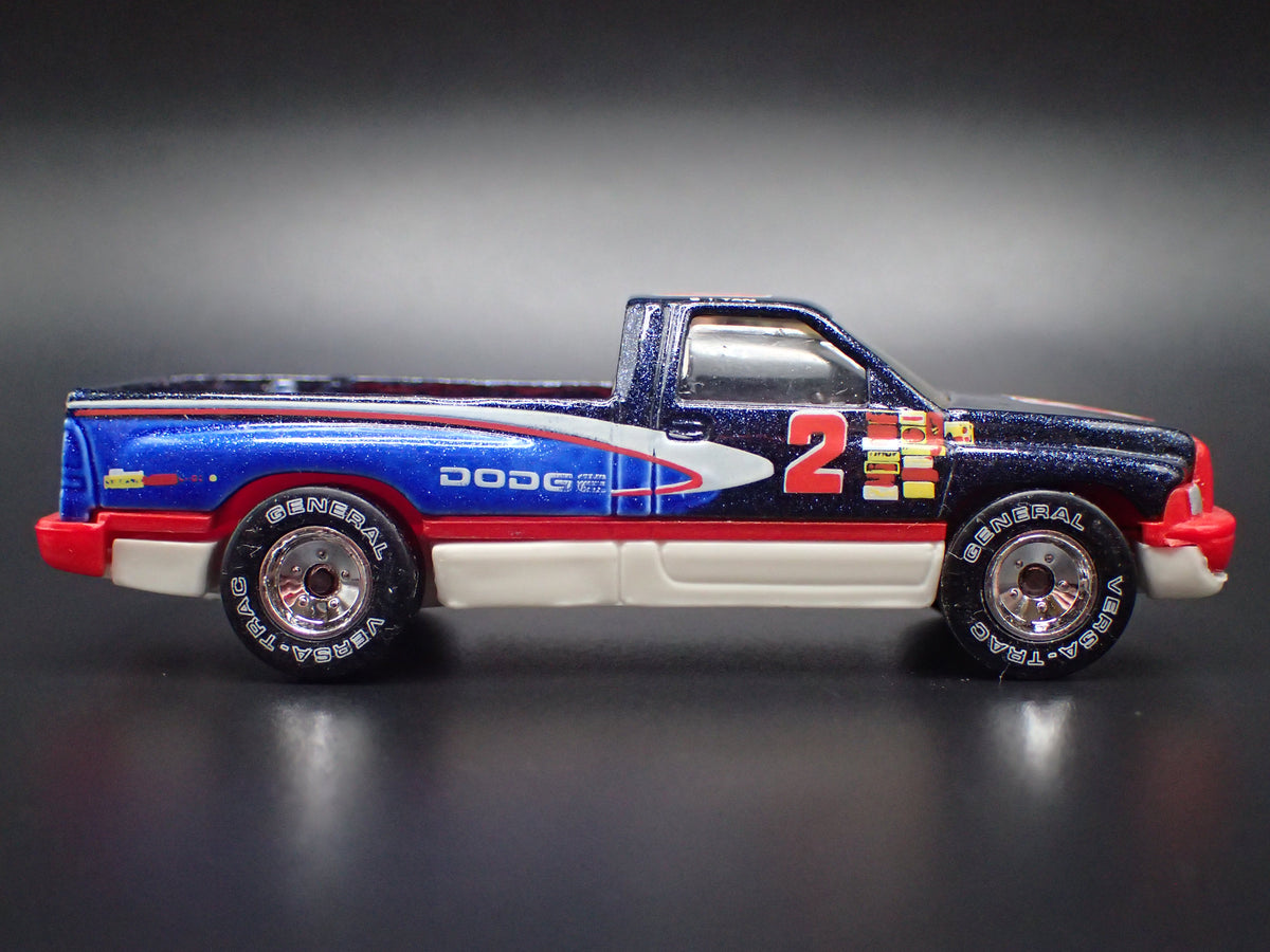 1994-2001 DODGE RAM 1500 PICKUP TRUCK 1/64 SCALE COLLECTIBLE DIECAST MODEL CAR