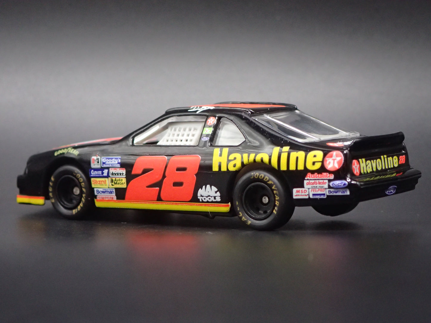 1995 95 FORD THUNDERBIRD 28 DALE JARRETT NASCAR 1:64 SCALE DIECAST MODEL CAR