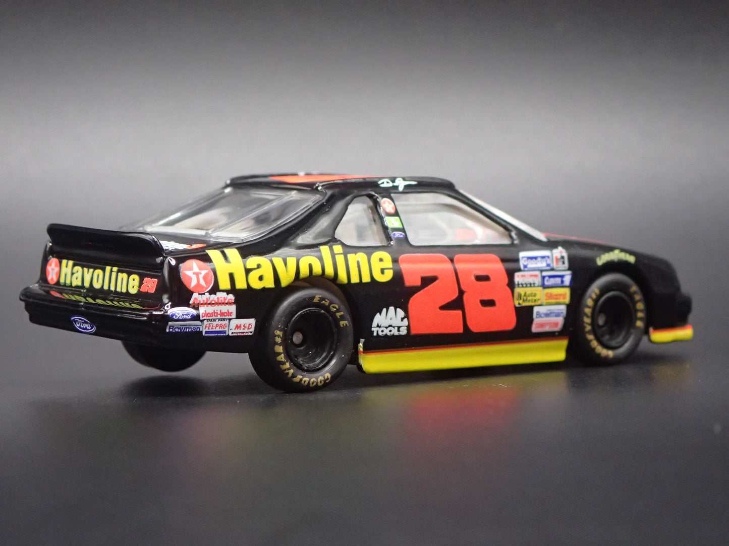 1995 95 FORD THUNDERBIRD 28 DALE JARRETT NASCAR 1:64 SCALE DIECAST MODEL CAR