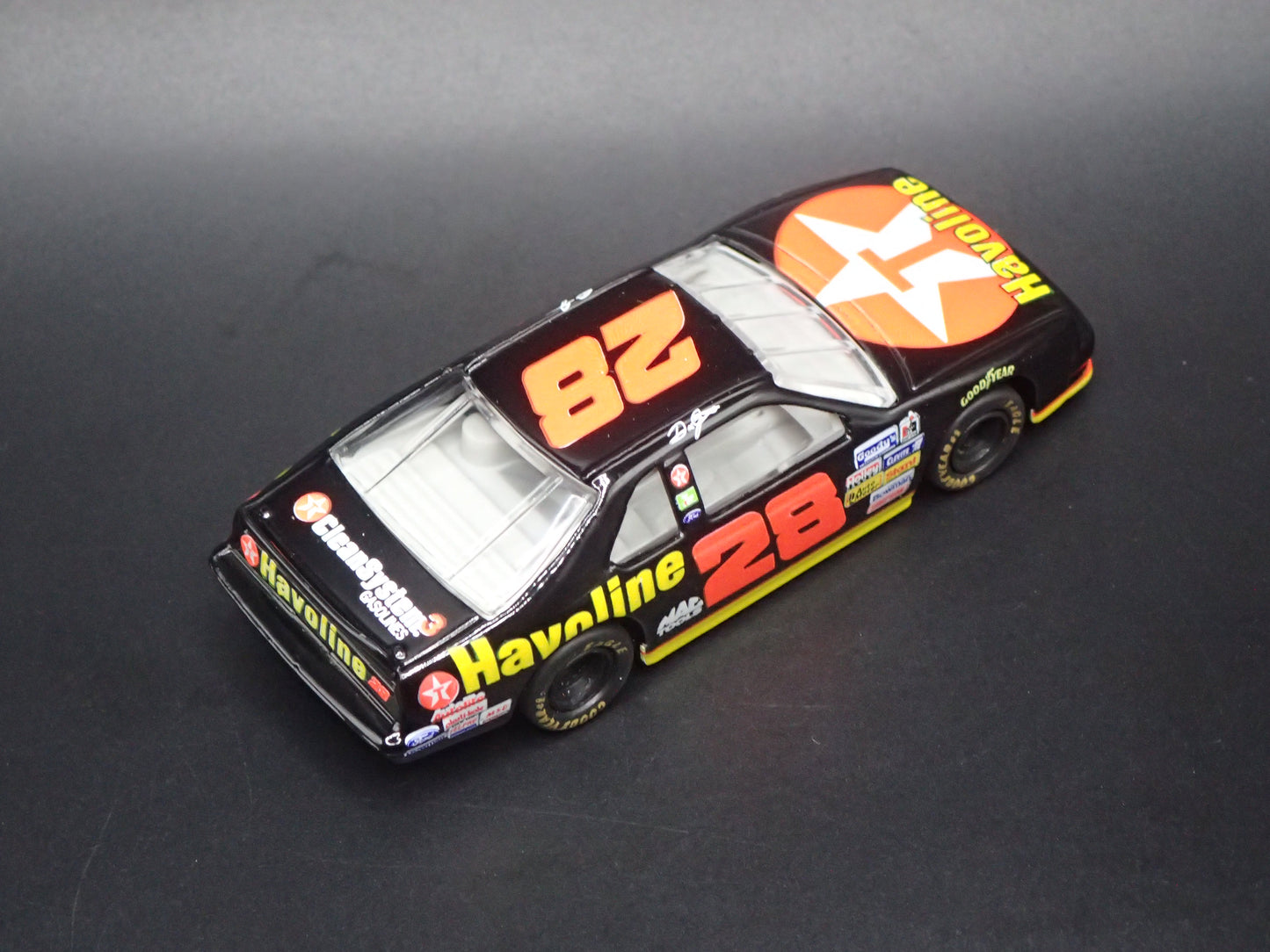 1995 95 FORD THUNDERBIRD 28 DALE JARRETT NASCAR 1:64 SCALE DIECAST MODEL CAR