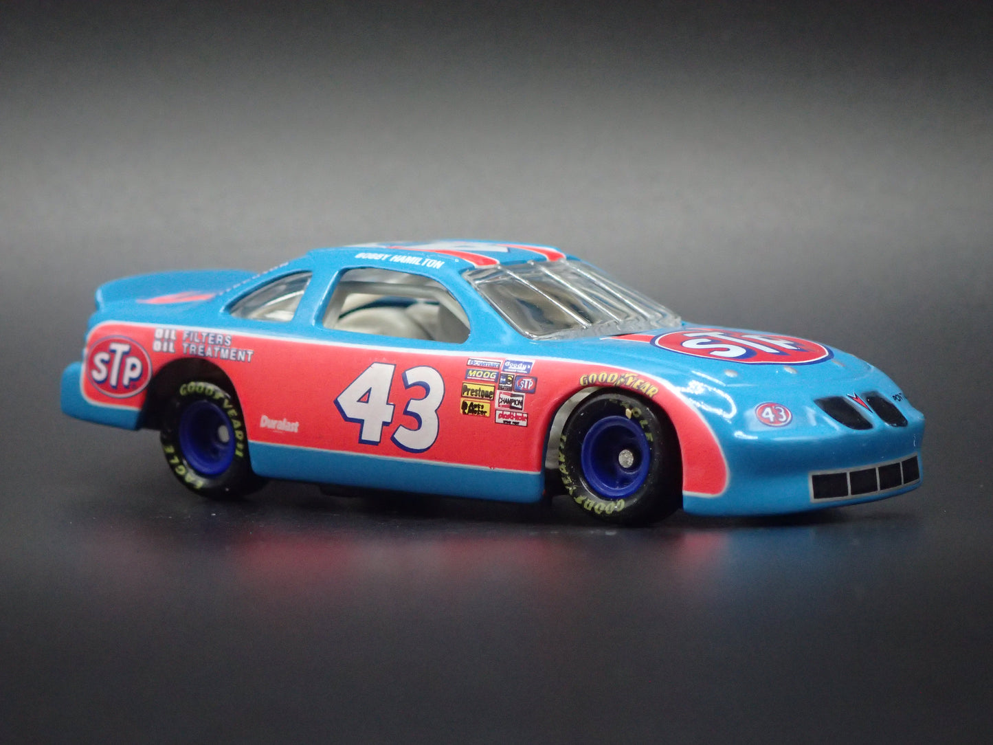 1996 96 PONTIAC GRAND PRIX 43 BOBBY HAMILTON NASCAR 1:64 SCALE DIECAST CAR