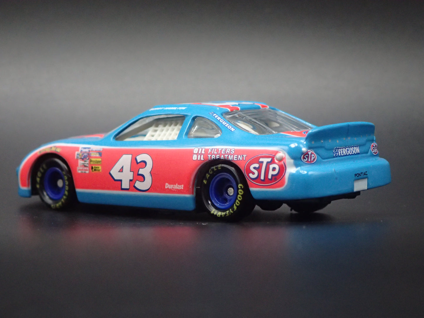 1996 96 PONTIAC GRAND PRIX 43 BOBBY HAMILTON NASCAR 1:64 SCALE DIECAST CAR