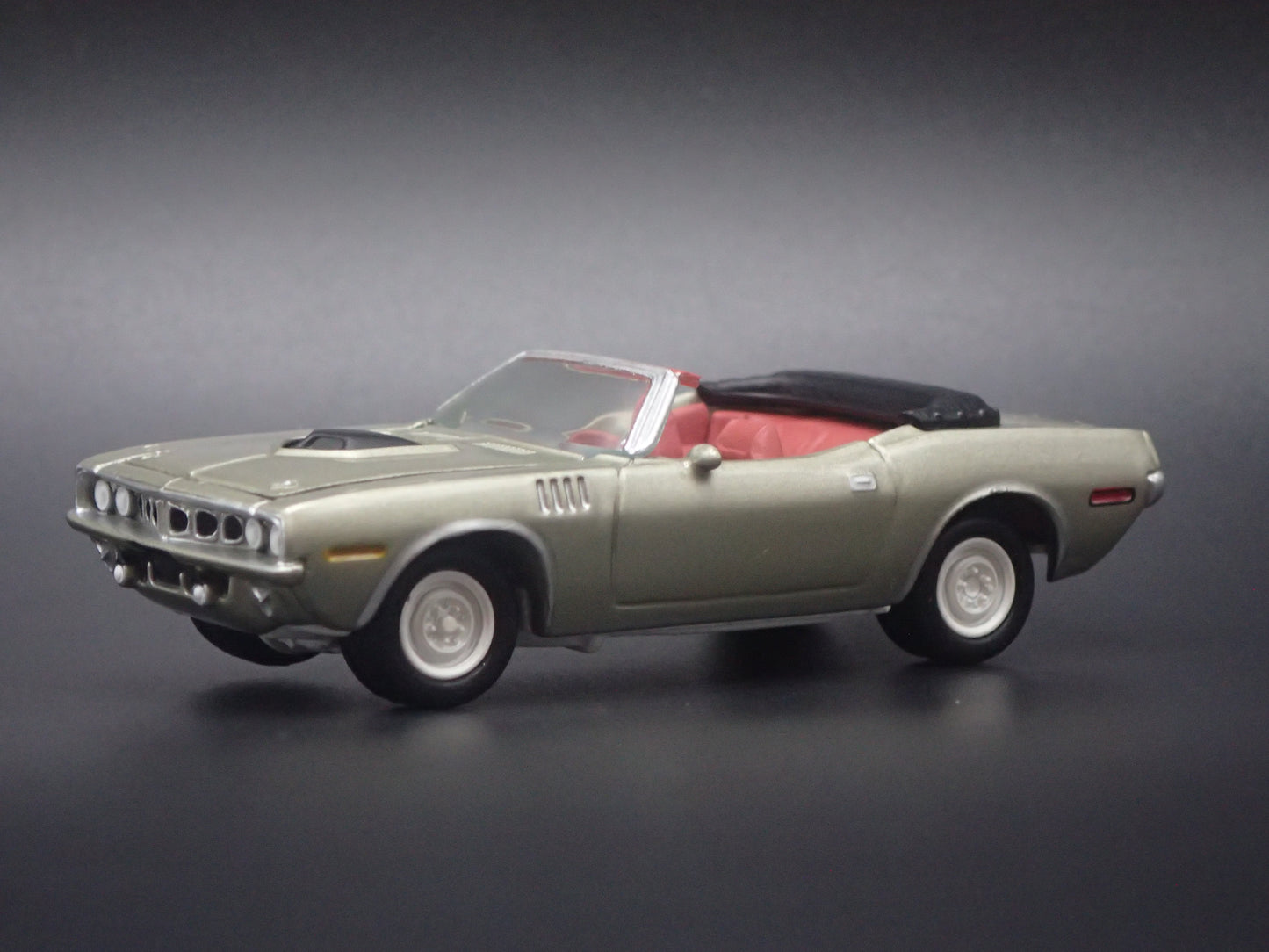 1971 71 PLYMOUTH CUDA CONVERTIBLE WHITE LIGHTNING 1/64 SCALE DIECAST MODEL CAR