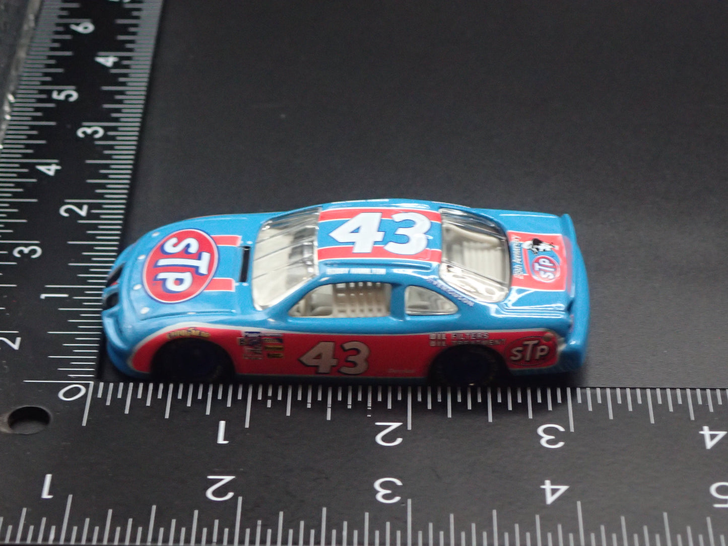 1996 96 PONTIAC GRAND PRIX 43 BOBBY HAMILTON NASCAR 1:64 SCALE DIECAST CAR
