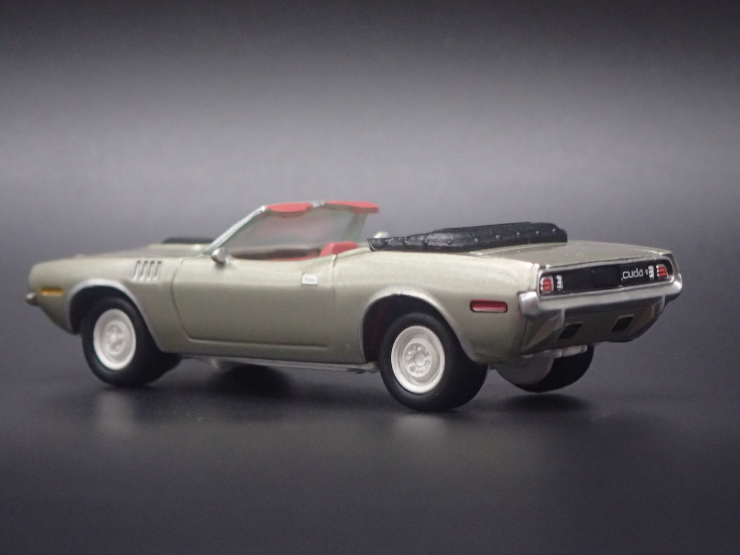 1971 71 PLYMOUTH CUDA CONVERTIBLE WHITE LIGHTNING 1/64 SCALE DIECAST MODEL CAR
