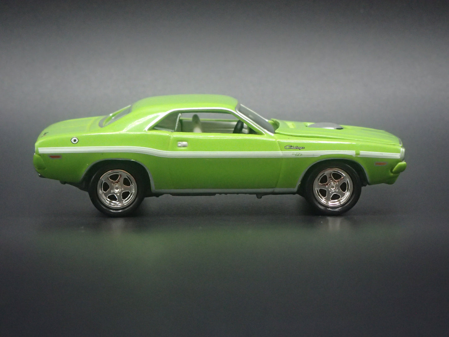 1970 70 DODGE CHALLENGER GREEN 1/64 SCALE DIORAMA DIECAST MODEL CAR