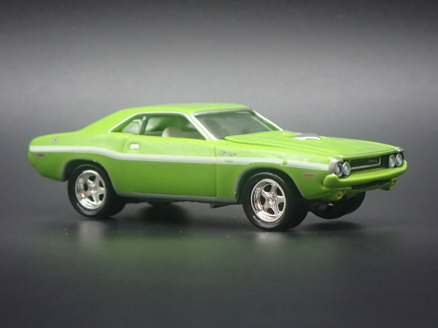 1970 70 DODGE CHALLENGER GREEN 1/64 SCALE DIORAMA DIECAST MODEL CAR